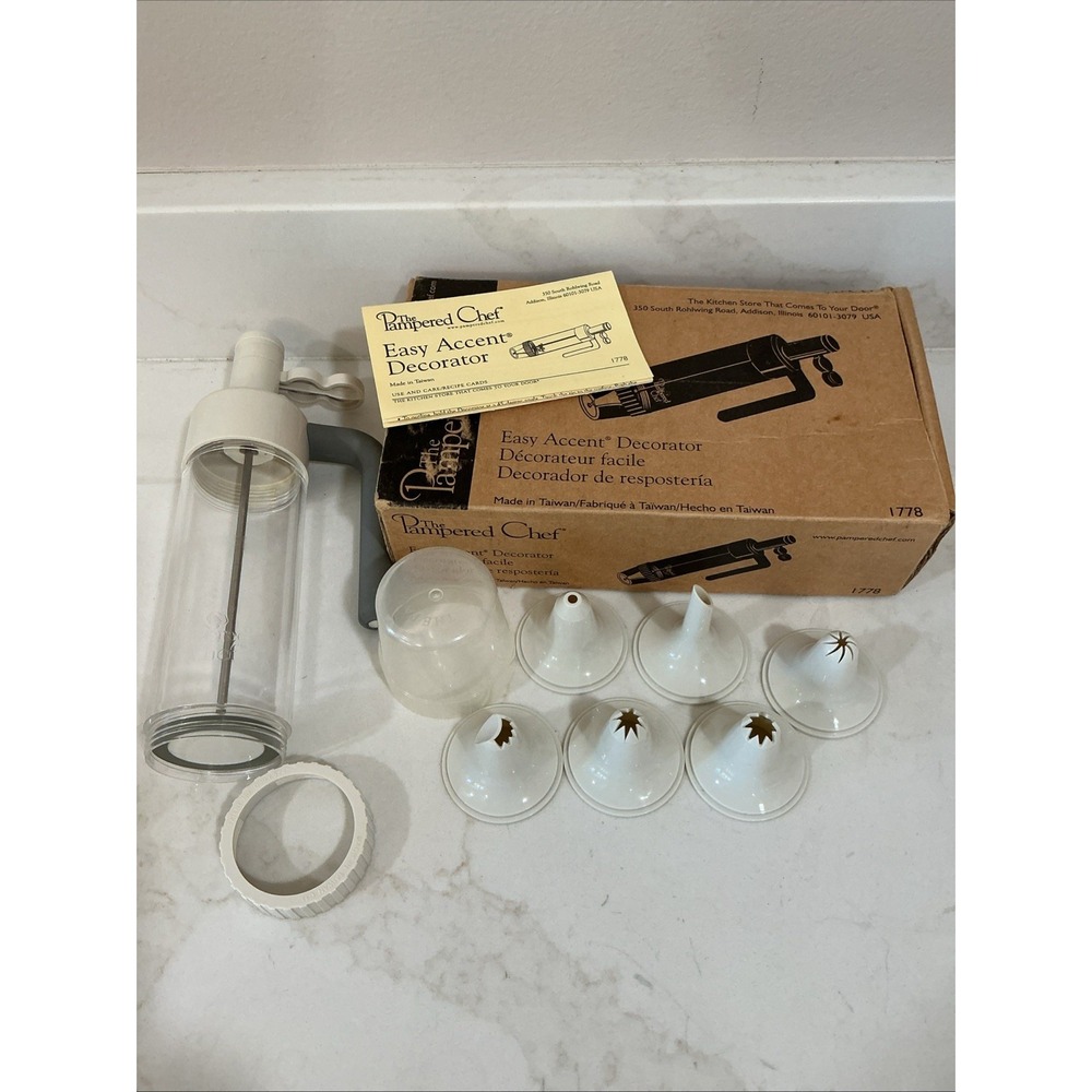 The Pampered Chef Easy Accent Decorator #1775 Cake Icing Set Complete in Box